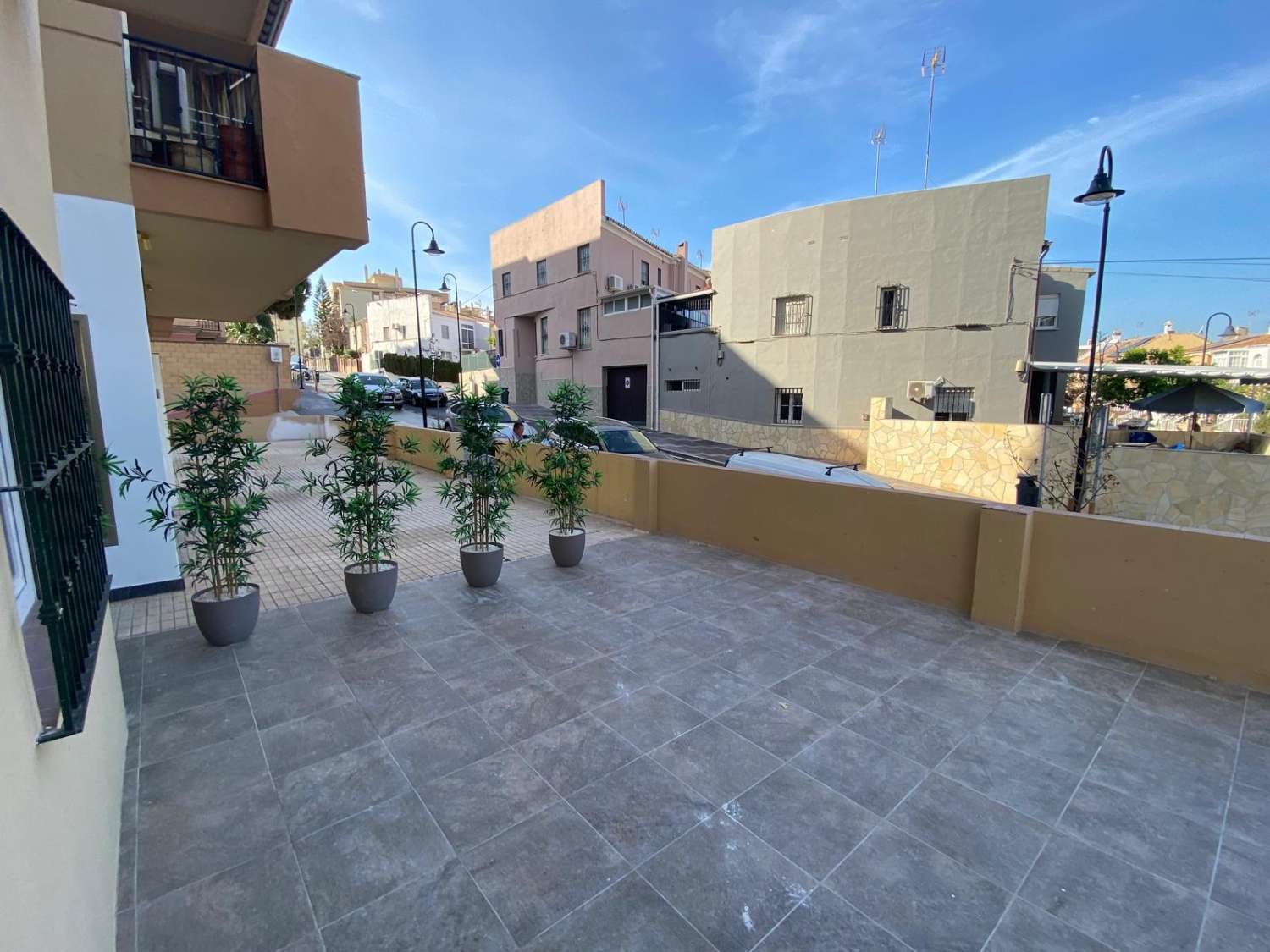 Excelente vivienda a la venta 2 dormitoros y 1 baño, con amplia terraza