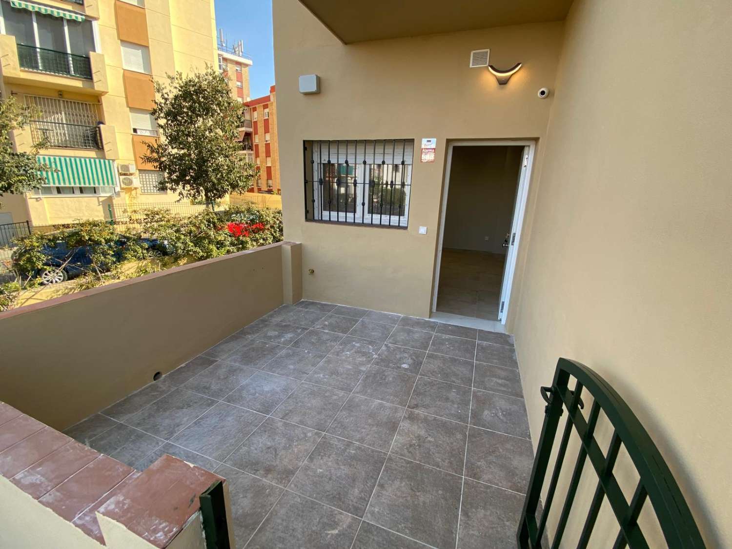 Excelente vivienda a la venta 2 dormitoros y 1 baño, con amplia terraza